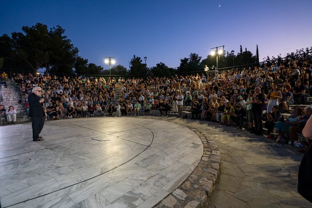 “Theo, I’m here again!”: Ο Χάρβεϊ Καϊτέλ συγκίνησε την Αθήνα στην έναρξη του 16ου AOAFF powered by ΔΕΗ