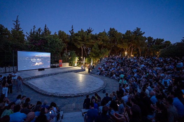 “Theo, I’m here again!”: Ο Χάρβεϊ Καϊτέλ συγκίνησε την Αθήνα στην έναρξη του 16ου AOAFF powered by ΔΕΗ