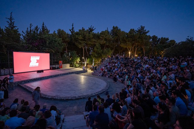 “Theo, I’m here again!”: Ο Χάρβεϊ Καϊτέλ συγκίνησε την Αθήνα στην έναρξη του 16ου AOAFF powered by ΔΕΗ