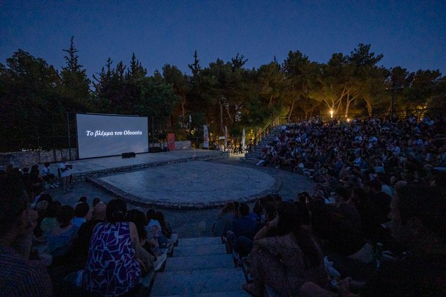 “Theo, I’m here again!”: Ο Χάρβεϊ Καϊτέλ συγκίνησε την Αθήνα στην έναρξη του 16ου AOAFF powered by ΔΕΗ