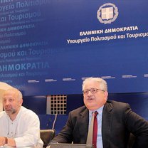 Ο Γρηγόρης Καραντινάκης και ο Κώστας Τζαβάρας στη συνέντευξη τύπου