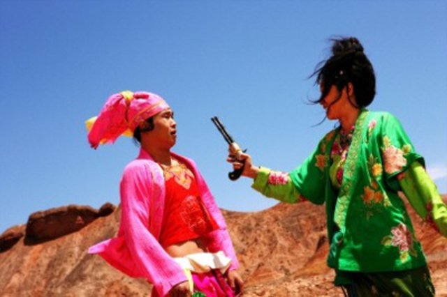 A woman, a Gun and a Noodle Shop