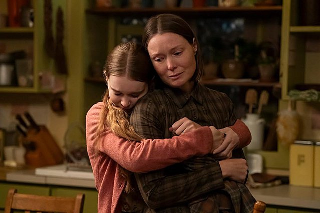 Τρέιλερ «Carrie»: Ο Μάικ Φλάναγκαν (ξανα)διαβάζει Στίβεν Κινγκ για τη μικρή οθόνη