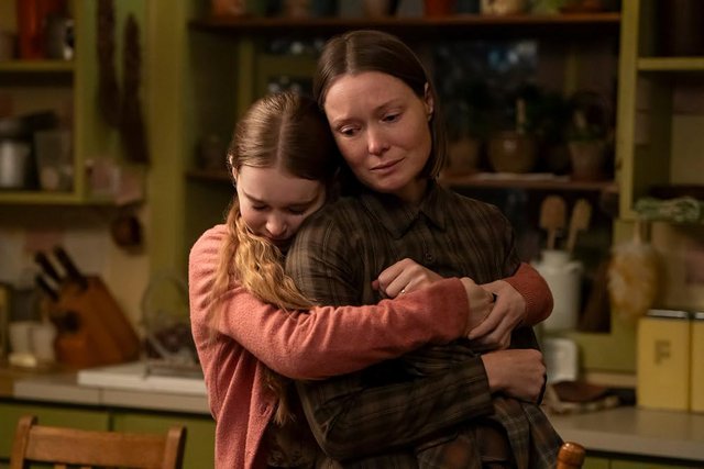 Τρέιλερ «Carrie»: Ο Μάικ Φλάναγκαν (ξανα)διαβάζει Στίβεν Κινγκ για τη μικρή οθόνη