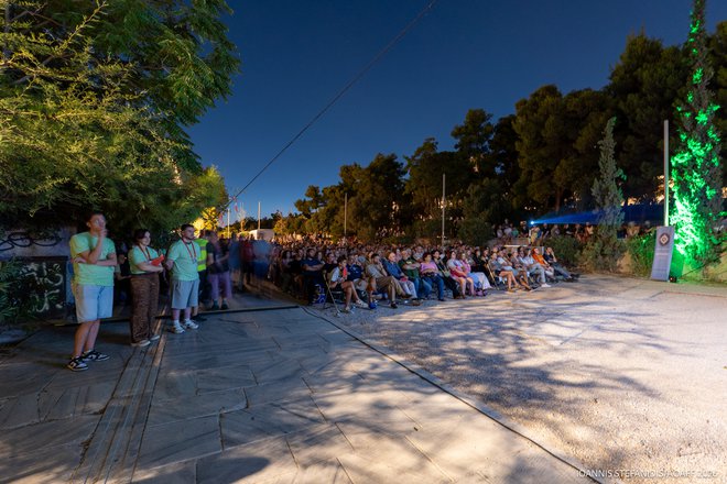 16ο AOAFF powered by ΔΕΗ: Διπλή δόση κινηματογραφικής κωμωδίας με θέα την Ακρόπολη