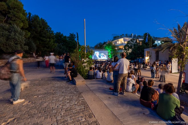 16ο AOAFF powered by ΔΕΗ: Διπλή δόση κινηματογραφικής κωμωδίας με θέα την Ακρόπολη