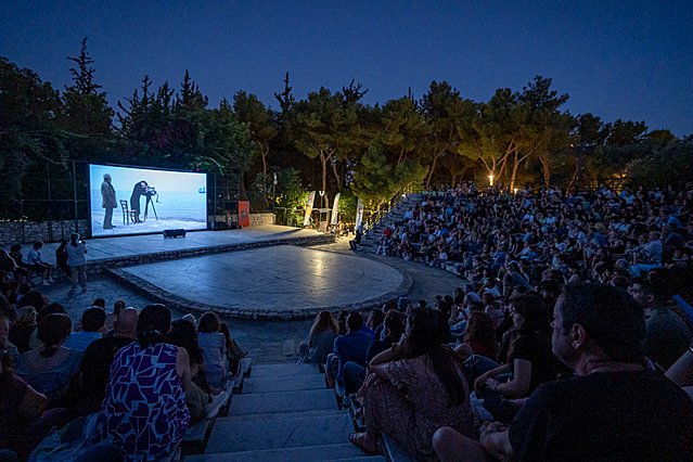 Όλη η Αθήνα ένα θερινό σινεμά! Τα highlights του 16ου Athens Open Air Film Festival powered by ΔΕΗ