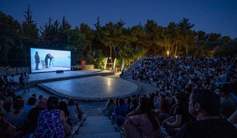 Όλη η Αθήνα ένα θερινό σινεμά! Τα highlights του 16ου Athens Open Air Film Festival powered by ΔΕΗ
