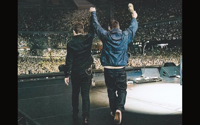 Oasis: Don't Look Back in Anger